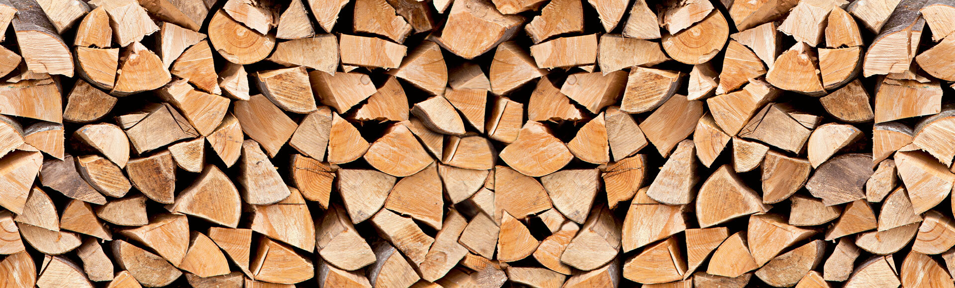 Brennholz | © images and videos / stock.adobe.com