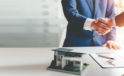 Immobilienmakler | © Daenin / stock.adobe.com